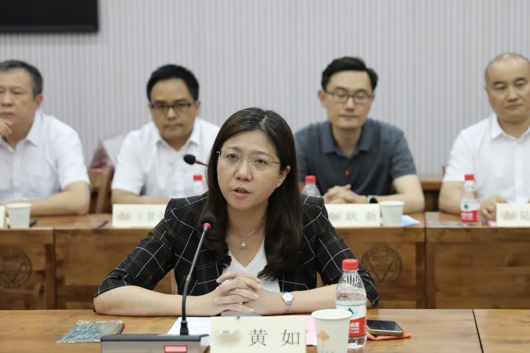 华亿(中国)mile·官方网页版,与东南大学签订产学研战略合作协议，瞿磊获颁“东南大学至善教育贡献奖”