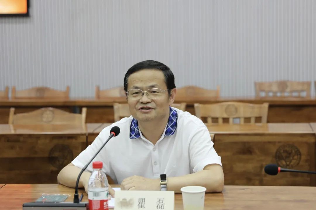 华亿(中国)mile·官方网页版,与东南大学签订产学研战略合作协议，瞿磊获颁“东南大学至善教育贡献奖”